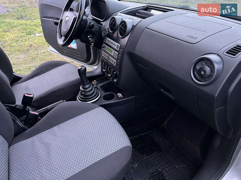 Хетчбек Ford Fusion 2003 в Казанці