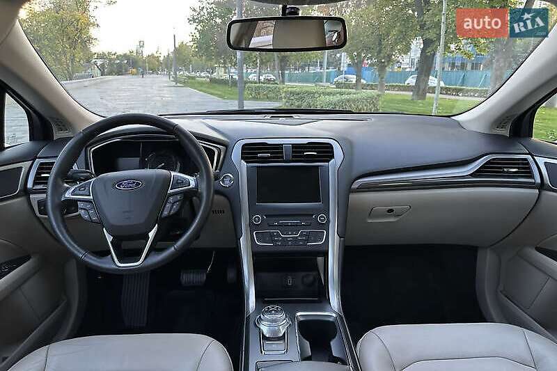 Седан Ford Fusion 2016 в Львове