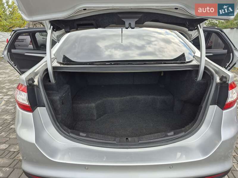 Седан Ford Fusion 2014 в Днепре