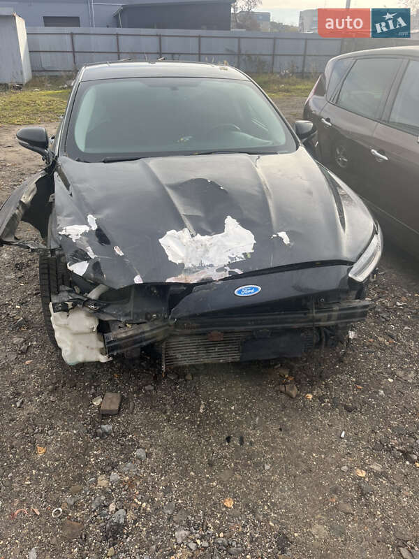 Седан Ford Fusion 2013 в Бродах