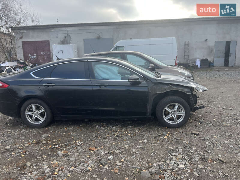 Седан Ford Fusion 2013 в Бродах