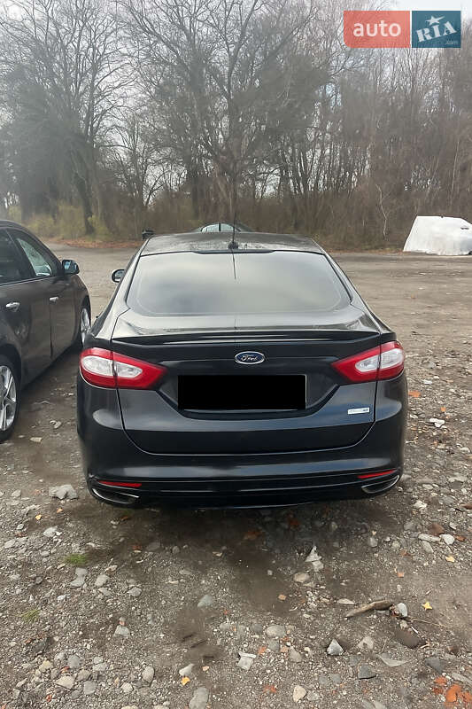Седан Ford Fusion 2013 в Бродах