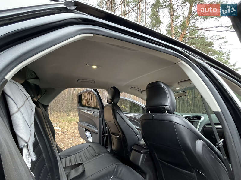 Седан Ford Fusion 2015 в Обухові