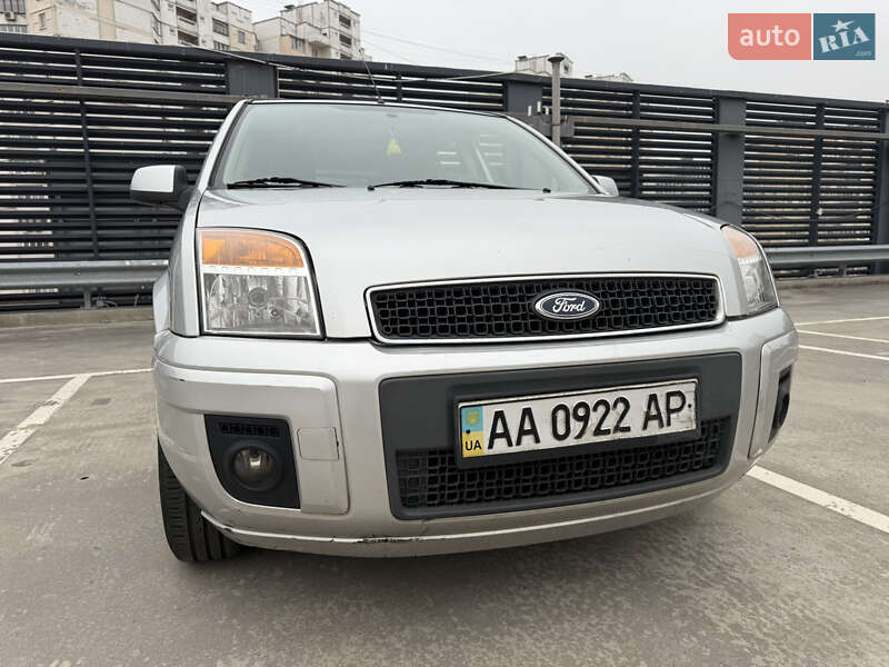 Хэтчбек Ford Fusion 2011 в Киеве