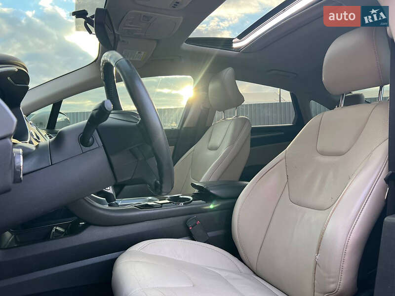 Седан Ford Fusion 2014 в Одесі