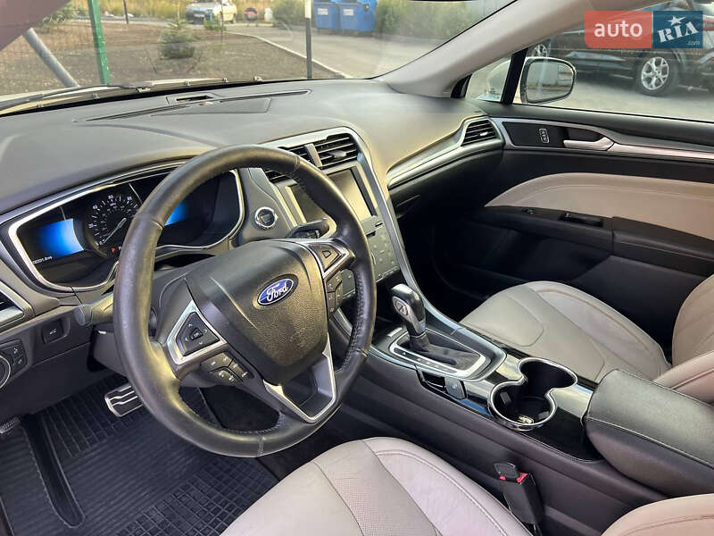 Седан Ford Fusion 2014 в Одесі