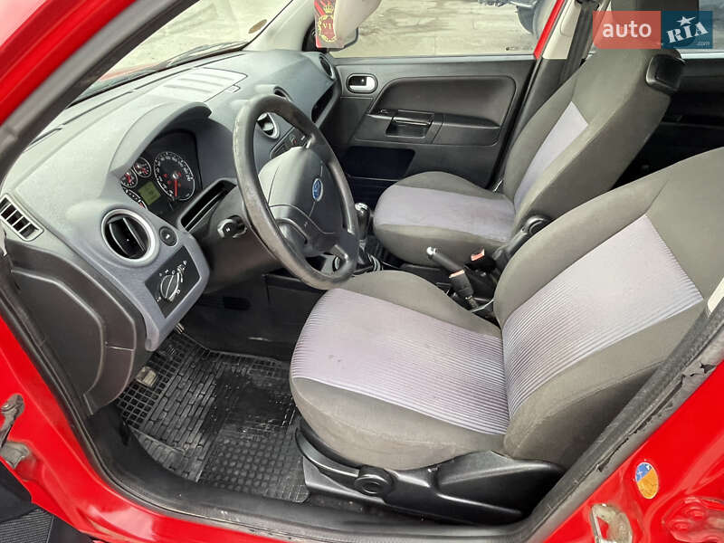 Хэтчбек Ford Fusion 2008 в Солотвине