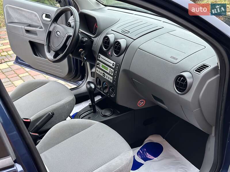 Хетчбек Ford Fusion 2005 в Володимирці