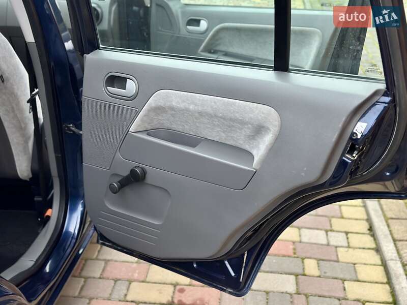 Хетчбек Ford Fusion 2005 в Володимирці