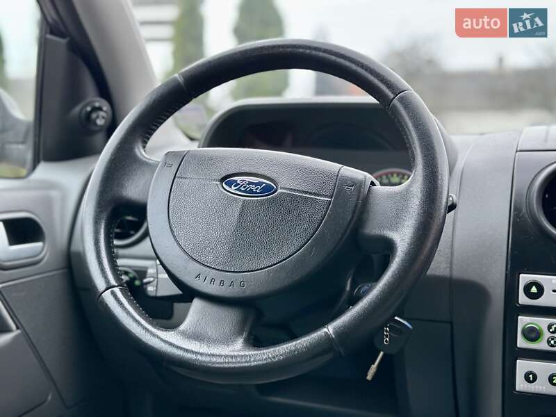 Хетчбек Ford Fusion 2005 в Володимирці