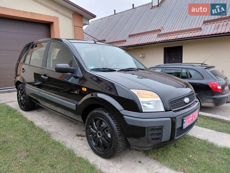 Хетчбек Ford Fusion 2006 в Рівному