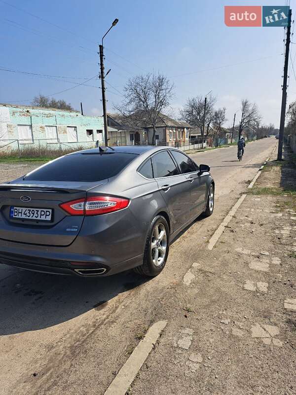 Седан Ford Fusion 2013 в Балаклії