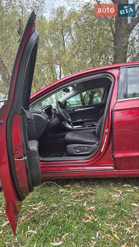 Седан Ford Fusion 2015 в Борисполі