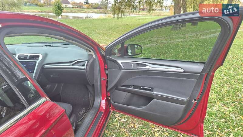 Седан Ford Fusion 2015 в Борисполі