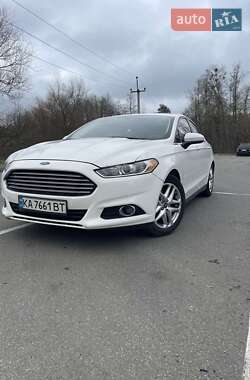 Седан Ford Fusion 2015 в Буче