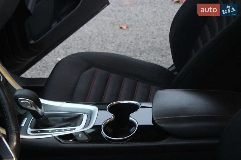 Седан Ford Fusion 2016 в Дніпрі