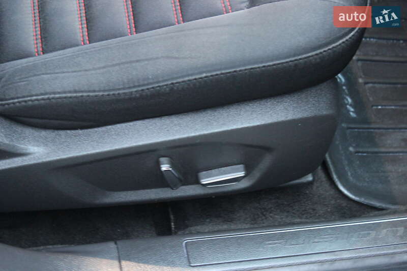 Седан Ford Fusion 2016 в Дніпрі