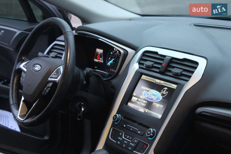 Седан Ford Fusion 2016 в Дніпрі