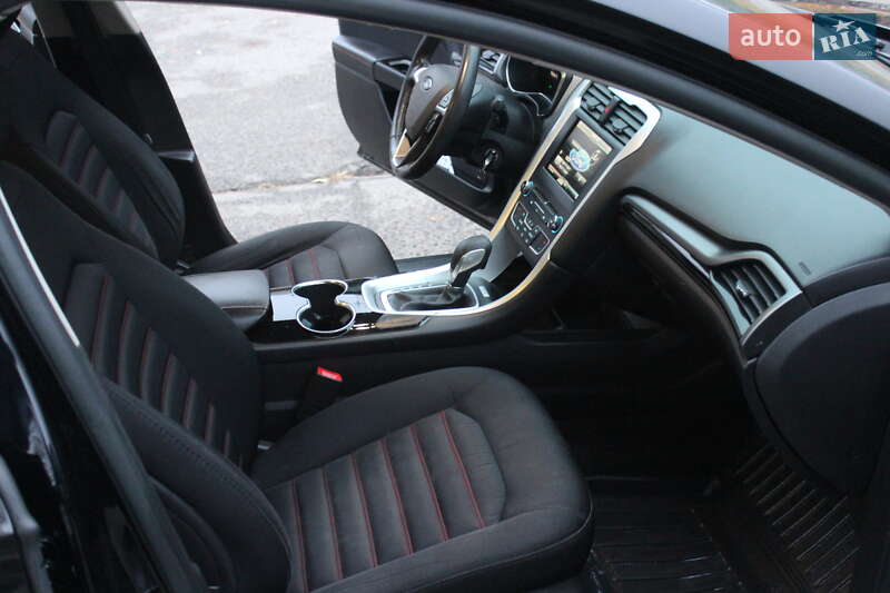 Седан Ford Fusion 2016 в Дніпрі