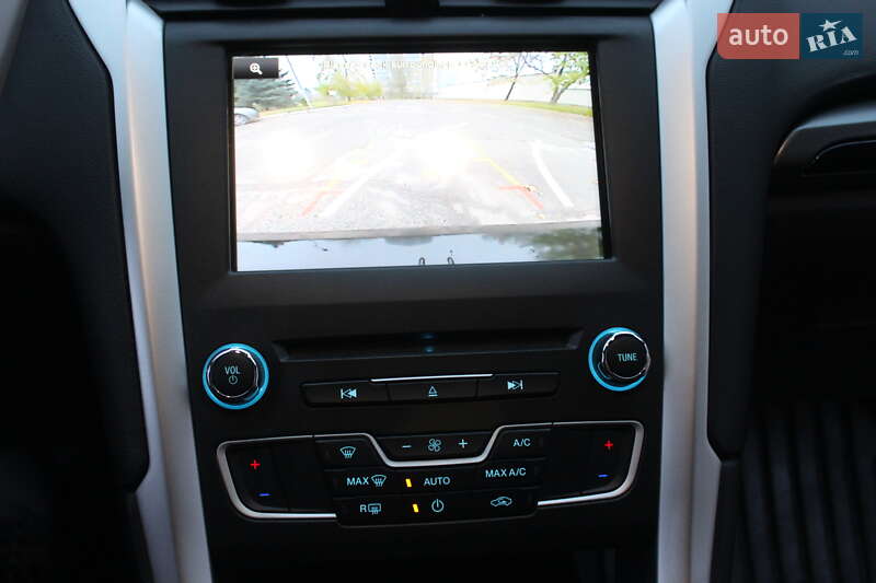 Седан Ford Fusion 2016 в Дніпрі