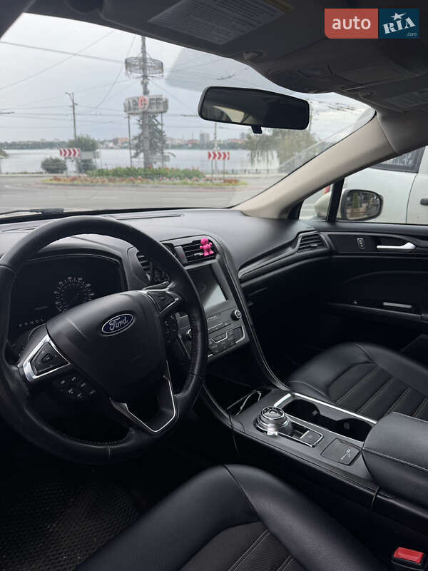 Седан Ford Fusion 2018 в Тернополе