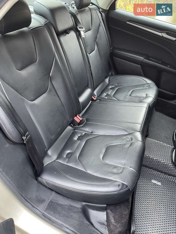 Седан Ford Fusion 2016 в Обухові