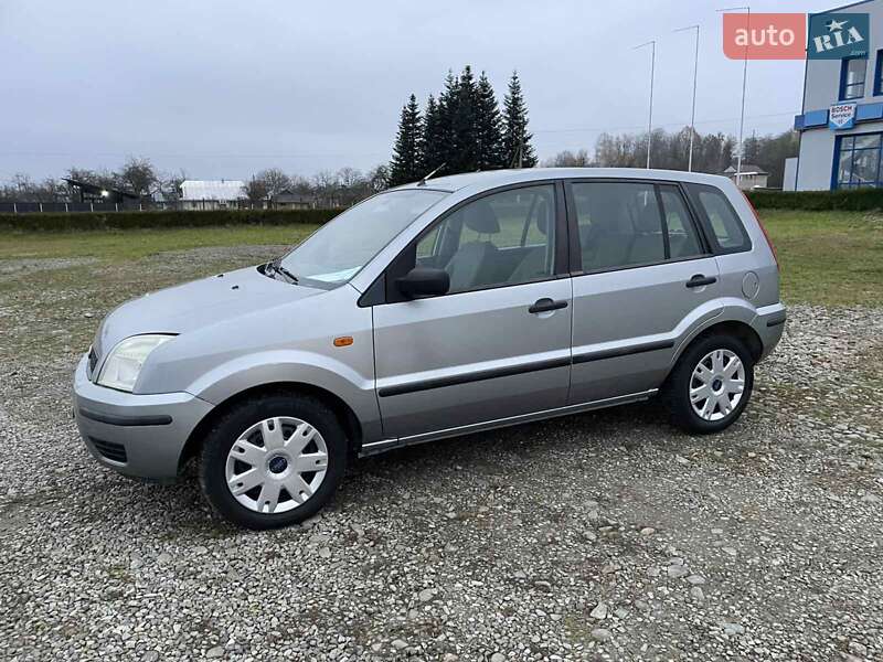 Хэтчбек Ford Fusion 2005 в Косове