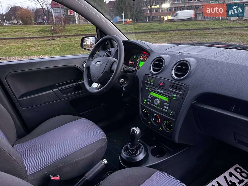 Хетчбек Ford Fusion 2007 в Долині