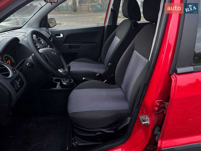 Хетчбек Ford Fusion 2007 в Долині