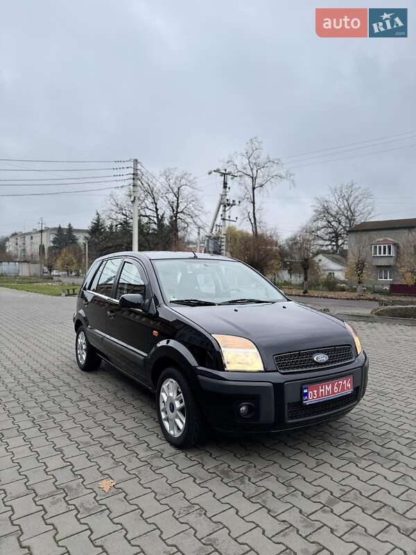 Хетчбек Ford Fusion 2008 в Луцьку