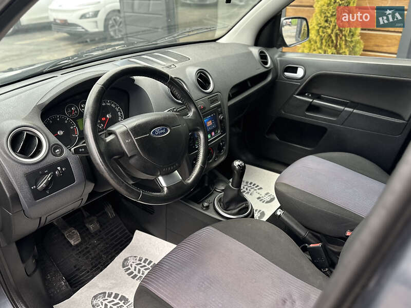 Хэтчбек Ford Fusion 2010 в Шептицькому