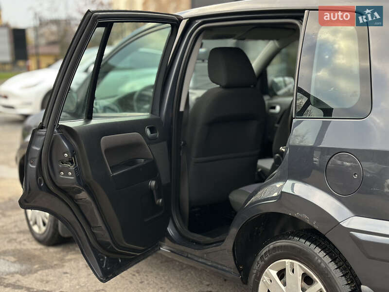 Хэтчбек Ford Fusion 2010 в Шептицькому