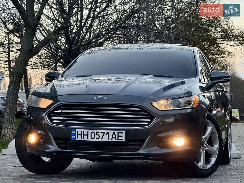 Седан Ford Fusion 2014 в Одесі