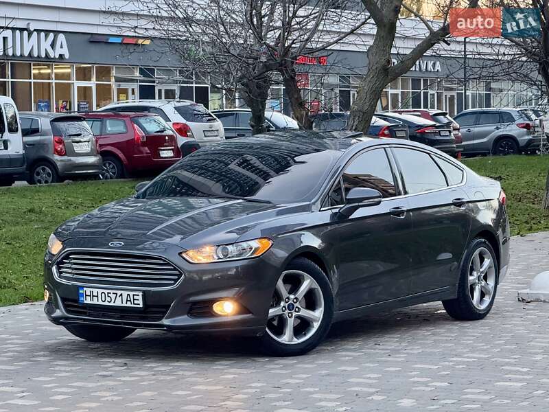 Седан Ford Fusion 2014 в Одесі