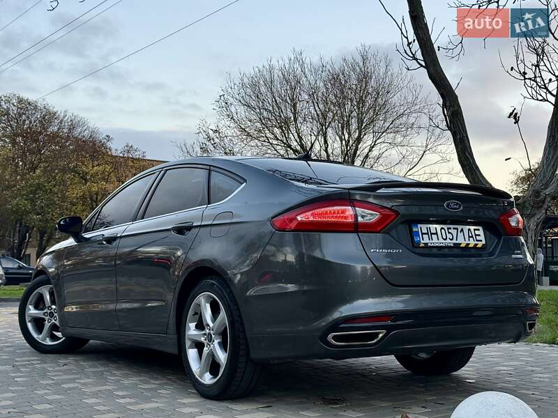 Седан Ford Fusion 2014 в Одесі