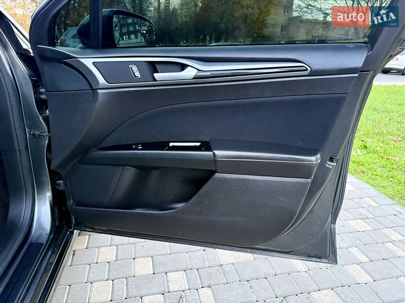 Седан Ford Fusion 2014 в Одесі