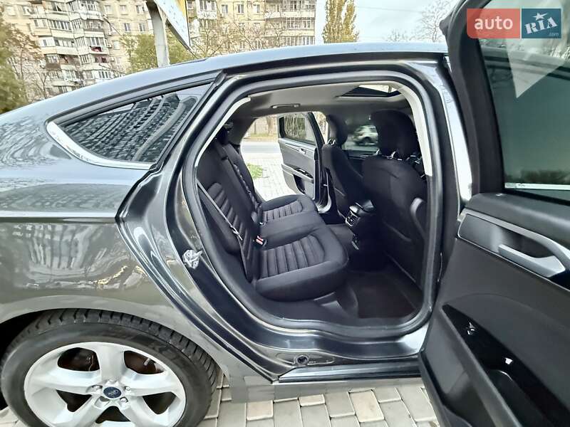 Седан Ford Fusion 2014 в Одесі