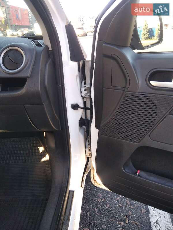 Хетчбек Ford Fusion 2011 в Києві