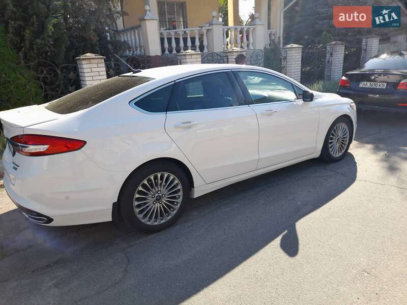 Седан Ford Fusion 2016 в Ворзелі