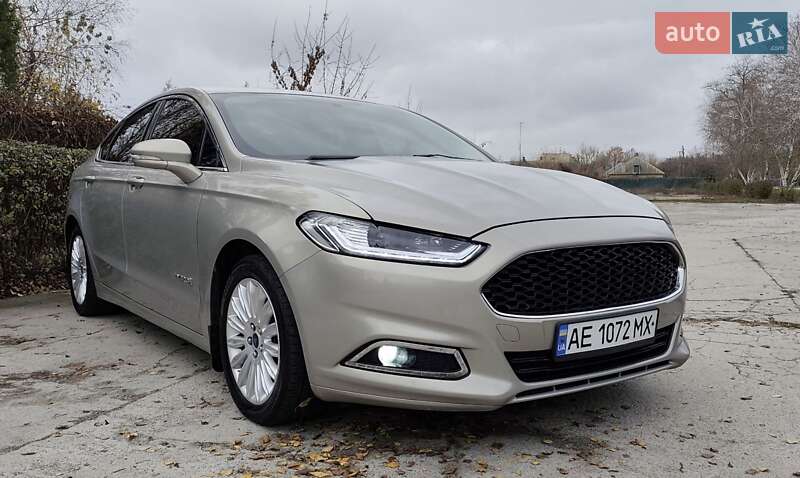 Седан Ford Fusion 2015 в Никополе
