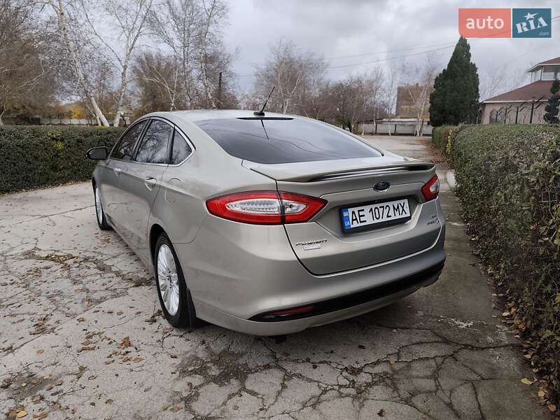 Седан Ford Fusion 2015 в Никополе