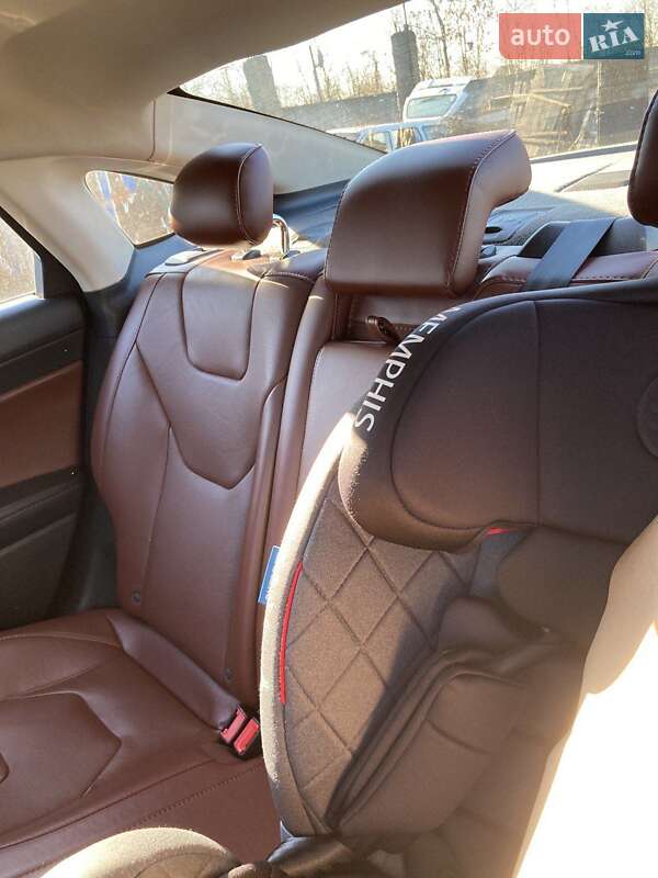 Седан Ford Fusion 2015 в Коломиї