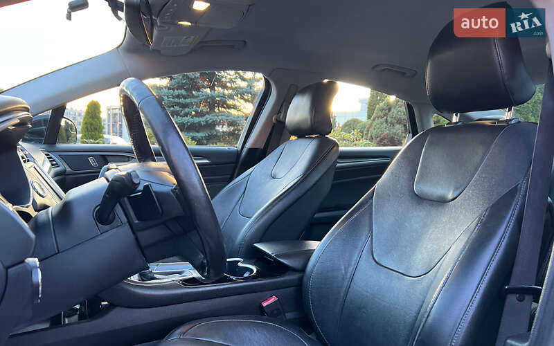 Седан Ford Fusion 2015 в Львове
