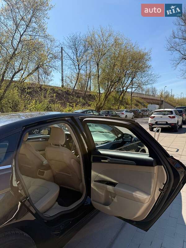 Седан Ford Fusion 2015 в Києві