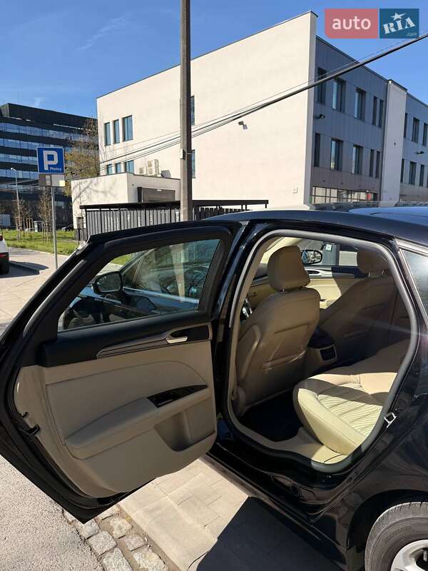 Седан Ford Fusion 2015 в Києві