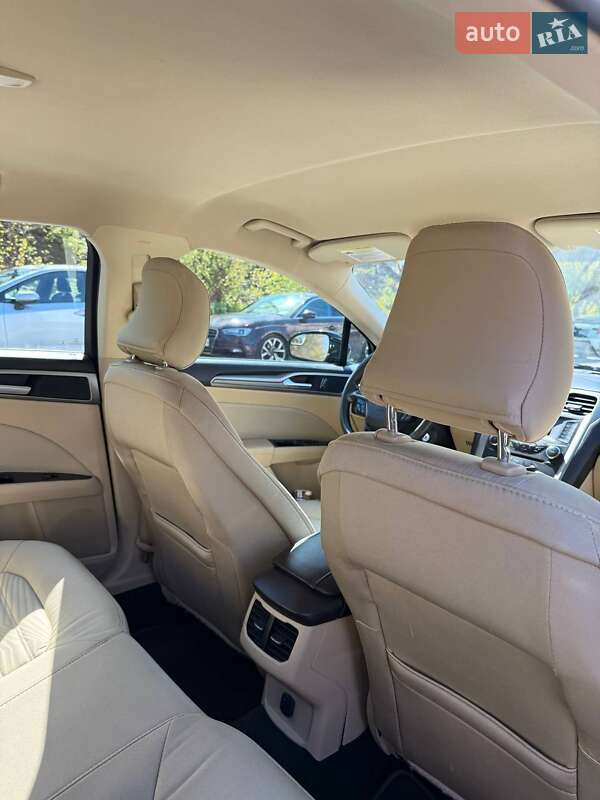 Седан Ford Fusion 2015 в Києві