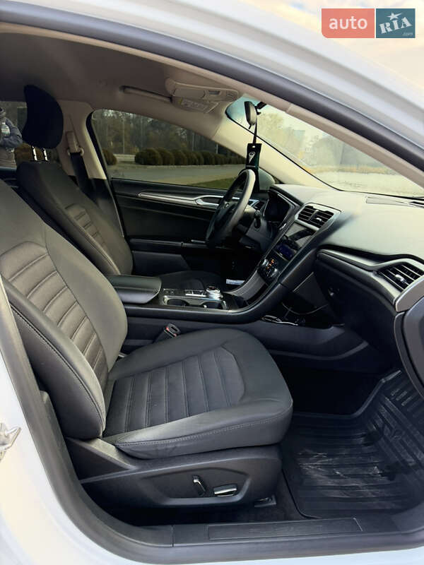 Седан Ford Fusion 2017 в Дніпрі фото 35 Седан Ford Fusion 2017 в Дніпрі