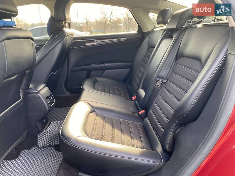 Седан Ford Fusion 2016 в Любаре