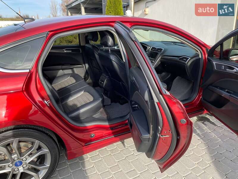 Седан Ford Fusion 2016 в Любаре