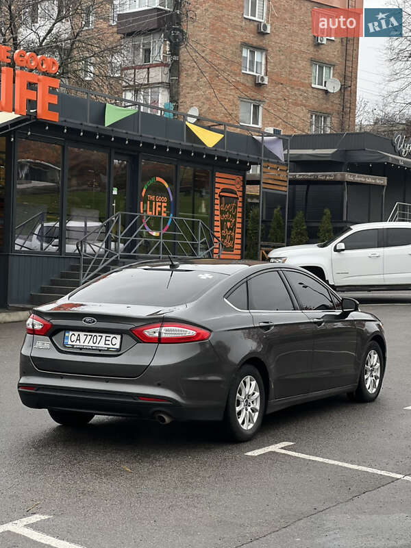 Седан Ford Fusion 2016 в Умани